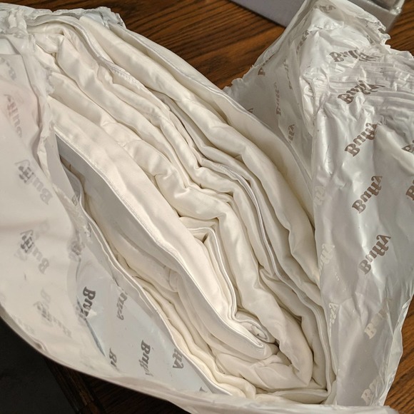 Buffy Plushy Mattress Protector White California King - Picture 4 of 4